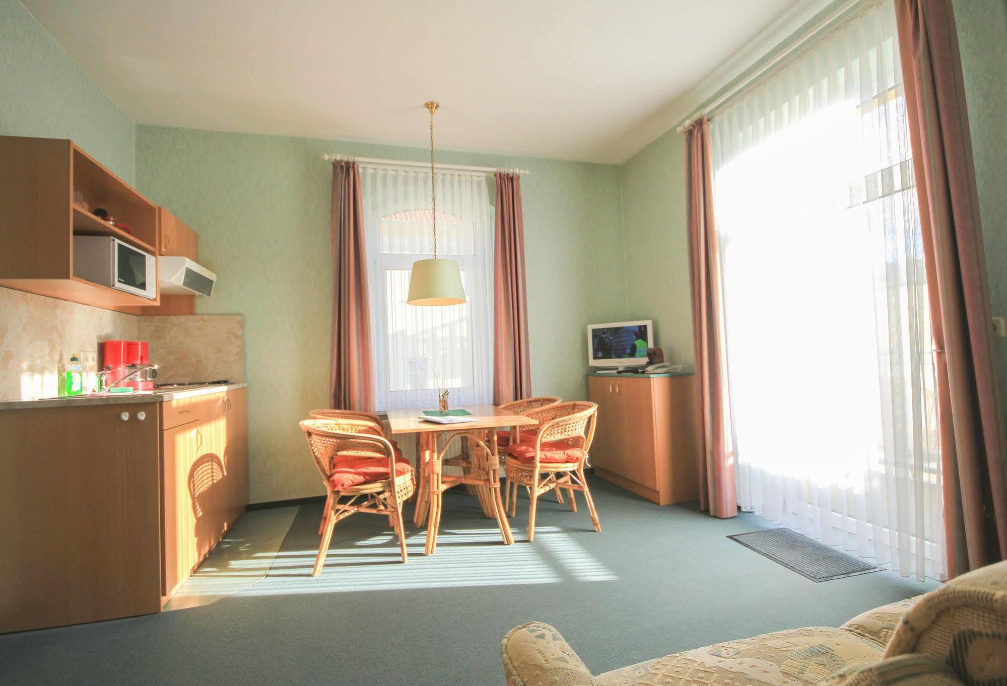 Appartementhaus Zum Strandkorb Ostseebad Kühlungsborn Esterno foto