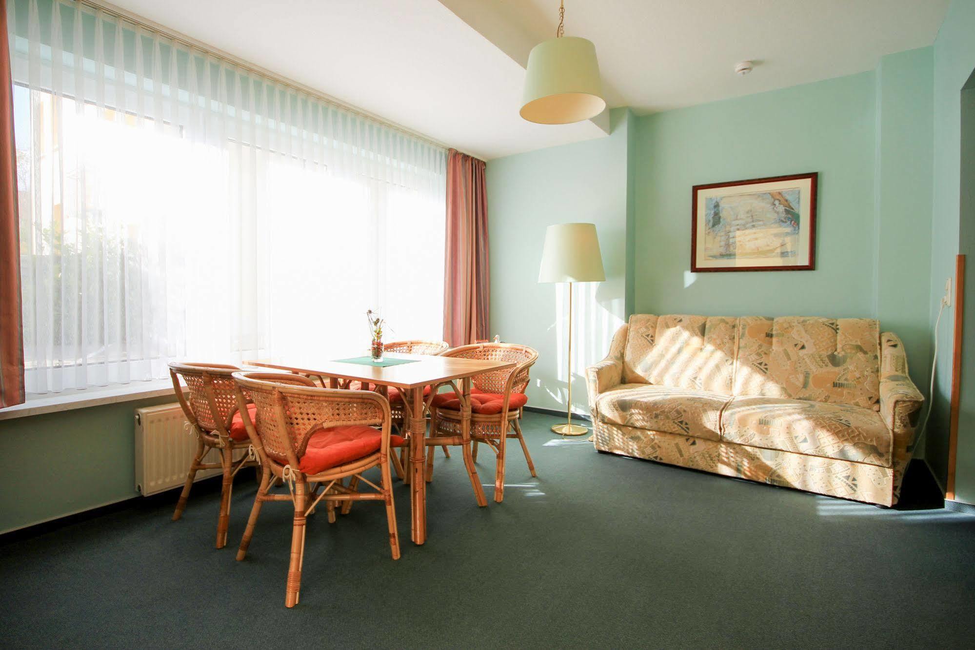 Appartementhaus Zum Strandkorb Ostseebad Kühlungsborn Esterno foto
