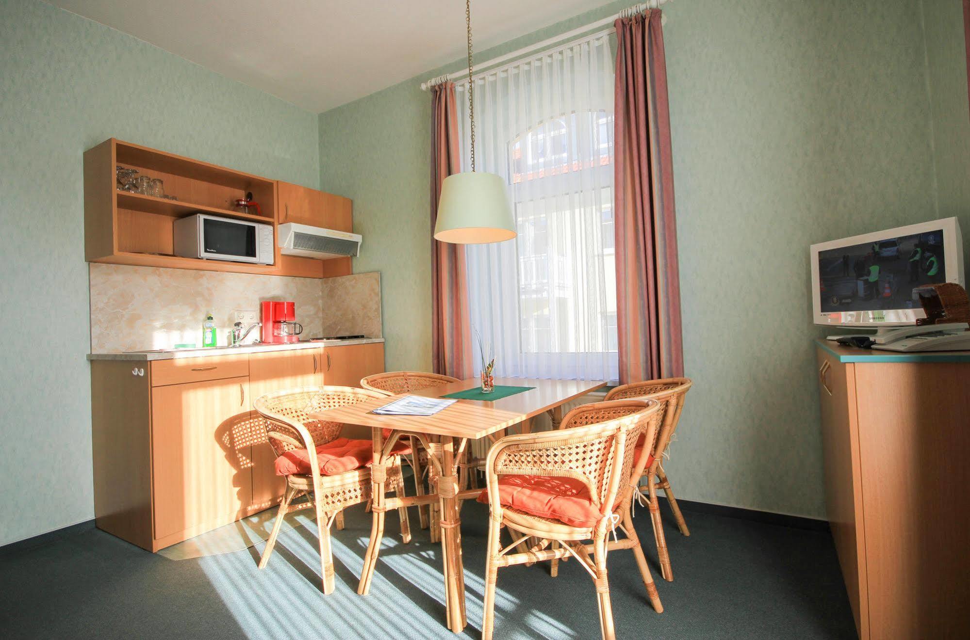Appartementhaus Zum Strandkorb Ostseebad Kühlungsborn Esterno foto